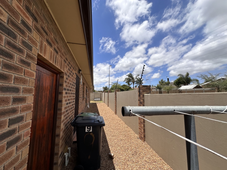 To Let 3 Bedroom Property for Rent in Sonstraal Heights Western Cape